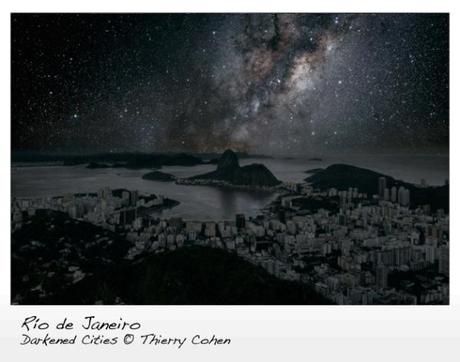 Río de Janeiro interpretado por Thierry Cohen en la serie fotográfica Darkened Cities.