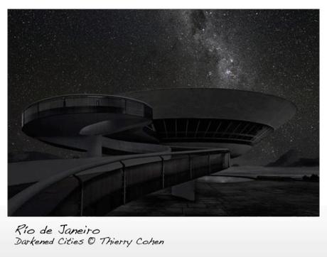 Río de Janeiro interpretado por Thierry Cohen en la serie fotográfica Darkened Cities.