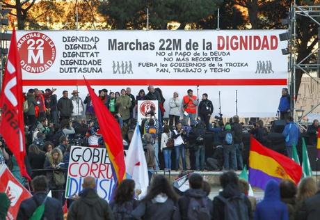 En la “democracia” española la policía termina reprimiendo marcha pacífica  [+ fotos y videos]