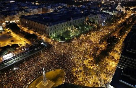 En la “democracia” española la policía termina reprimiendo marcha pacífica  [+ fotos y videos]