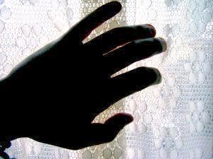 #150 Palabras: La espera (Beso, armario, minutos)