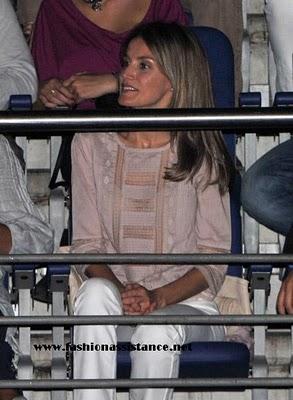 Dña. Letizia asistió al concierto de Alejandro Sanz. El look de la Princesa