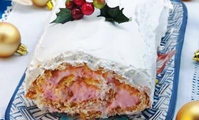 Tronco navideño nevado de fresa Tronco navideño nevado de fresa