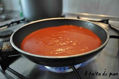 Cocina para ineptos (II): Espirales con salsa picante de tomate y queso
