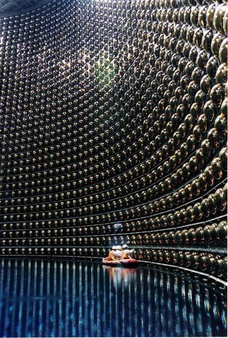 El fantasmal neutrino puede ayudar a detectar las partículas de materia oscura