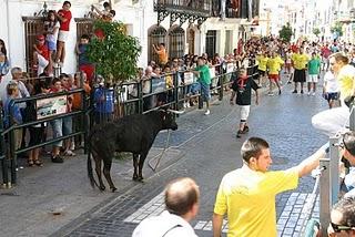 CARCABUEY VUELVE A VIVIR UNA INTENSA JORNADA CON EL TORO DE CUERDA COMO GRAN PROTAGONISTA