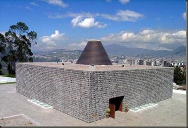 quito-tourist-attractions-capilla-del-hombre