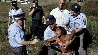 De rehenes, expulsiones y premios