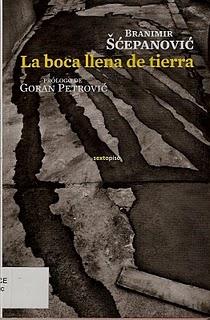 LA BOCA LLENA DE TIERRA