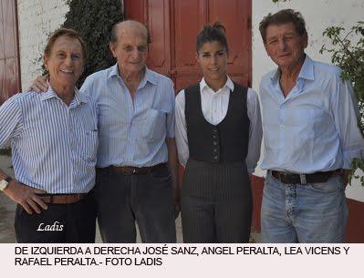 LA JOVEN REJONEADORA LEA VICENS SE PREPARA PARA SU PRÓXIMO DEBUT EN PÚBLICO