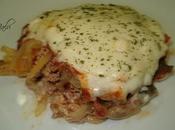 Moussaka griega. (Whole kitchen)