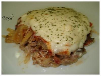 Moussaka griega. (Whole kitchen)