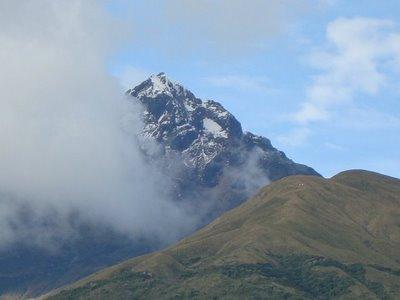 COTACACHIEl Cantón Cotacachi está ubicado al norte de Qui...