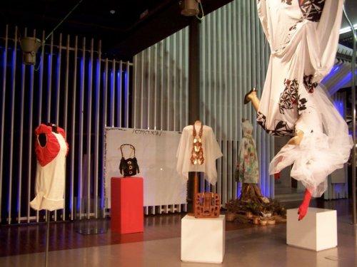 Muestra de las colecciones en el Hall del CCC Octubre