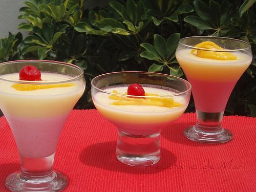 gelatina de yogur y macedonia