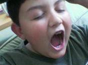 Niños bostezo