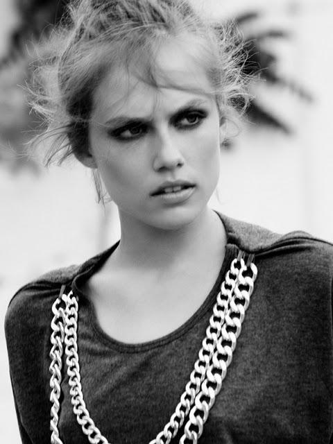 Tosca by Ruben Vega in Michael Kors | Telva Magazine