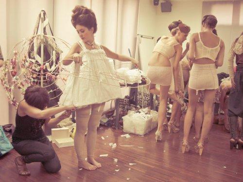 8 diseñadores revolucionan la ciudad: Genoma by llavoretes3