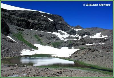 Lagunas de Sierra Nevada. Ecosistemas al borde del precipicio.