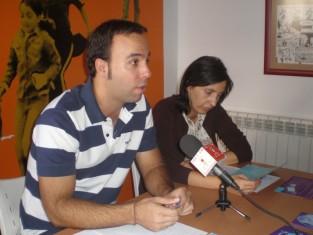 Cursos de guitarra y batería para jóvenes