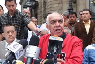 Transportistas denuncian amenazas del GDF; saldrán a marchar este martes en el informe de Ebrard