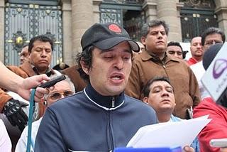 Transportistas denuncian amenazas del GDF; saldrán a marchar este martes en el informe de Ebrard