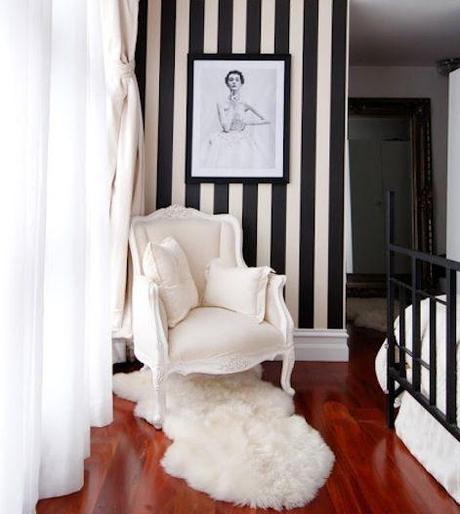 Black & White Interior Decor - Kim Kardashian: Official website