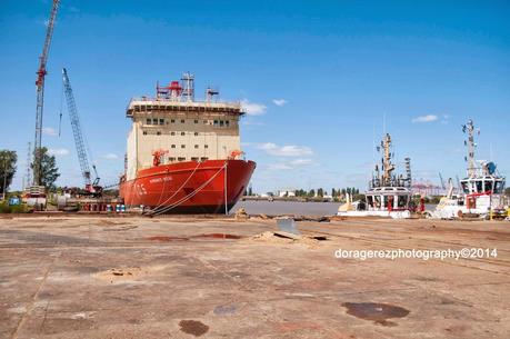 VISITA AL ROMPEHIELOS ALMIRANTE IRIZAR