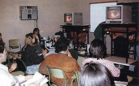Y al volver la vista atrás… observando biomicroscopio num-273-1994