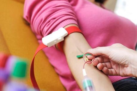 Un nuevo examen de sangre podría predecir el desarrollo de Alzheimer 3 años antes de que comience