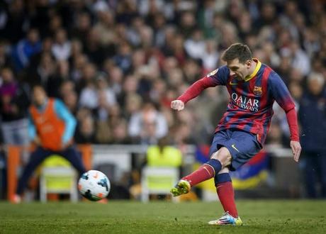 Messi ya es el máximo goleador en los Clásicos