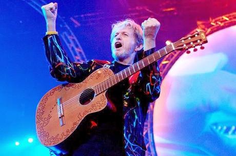 JON ANDERSON DA LOS TOQUES FINALES A SU NUEVO SUPERGRUPO