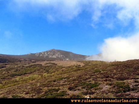 Ruta peña Manteca o Horru: Niebla queriendo entrar