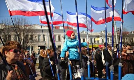 El presidente ucraniano ordena el repliegue de todas sus tropas de la Península de Crimea