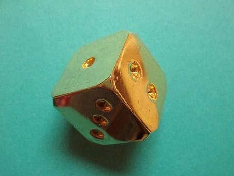 Un dado valorado en 600 dolares