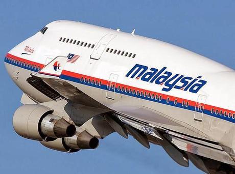 Avión de Malasia cayó en Océano Indico; todos murieron.