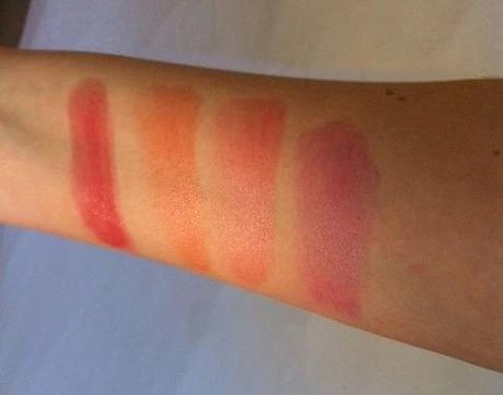 lo próximo de Benefit; bálsamos labiales a juego con las mejillas