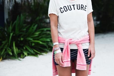 Stripped_Skirt-Couture_Top-Outfit-Converse-street_Style-10