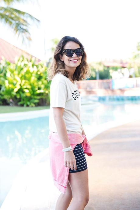 Stripped_Skirt-Couture_Top-Outfit-Converse-street_Style-31