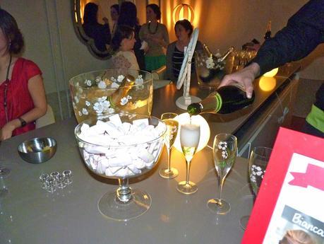 Moños y Burbujas Moños y Burbujas