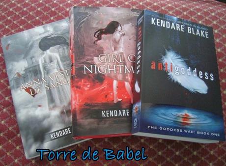 Cubierta de Mortal Gods y Entrevista a Kendare Blake