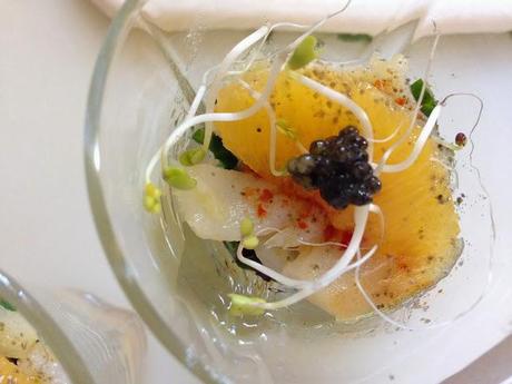 Ensalada de Bacalao Ahumado y Naranja con Caviar Ecológico Clásico.