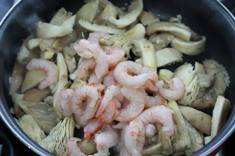 Revuelto de gírgolas y gambas (paso a paso)