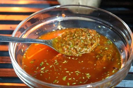 Salsa chimichurri para carnes a la barbacoa (a mi manera)