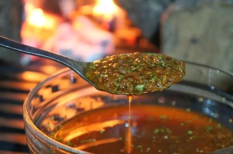 Salsa chimichurri para carnes a la barbacoa (a mi manera)