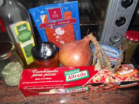 PIZZA DE SALMÓN CON BORDE DE QUESO