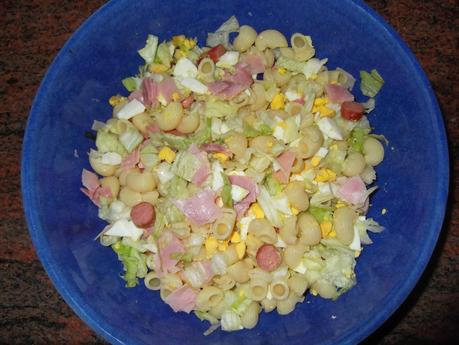 ENSALADA DE PASTA CON SALSA ROSA