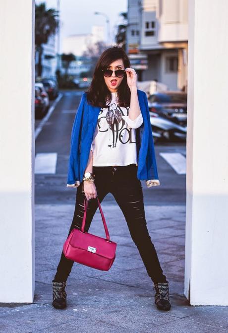 Blue Klein vs Vibrant Pink