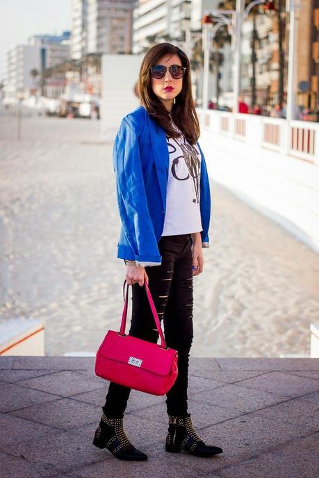 Blue Klein vs Vibrant Pink