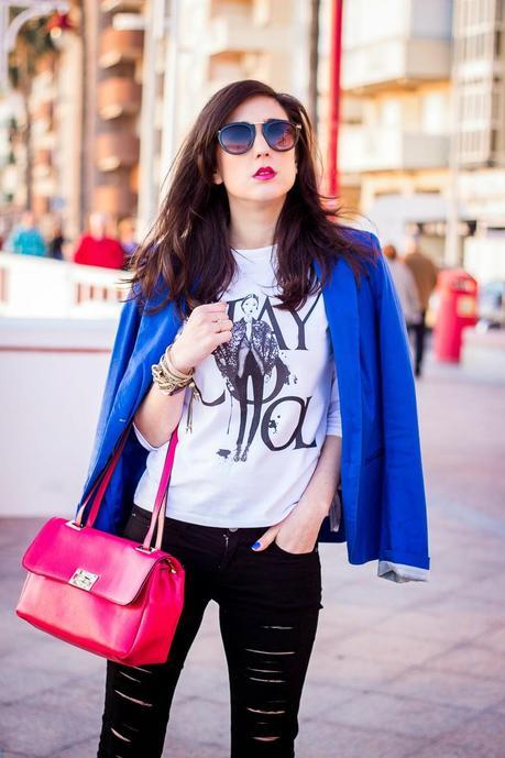 Blue Klein vs Vibrant Pink